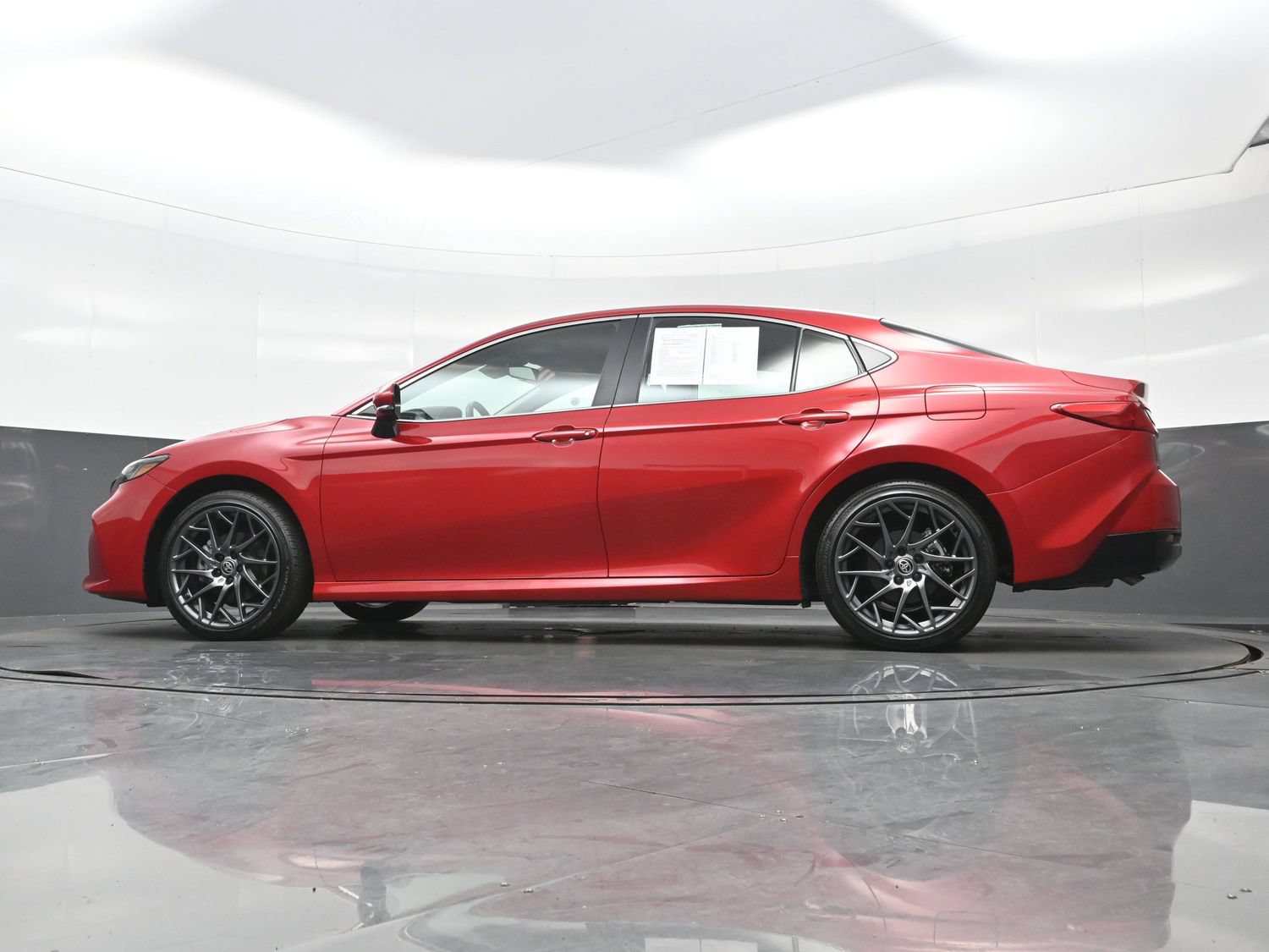Used 2026 Toyota Camry XLE AWD/4WD image 31