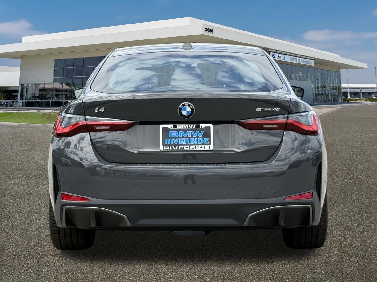 New 2026 BMW i4 eDrive40 w/ Parking Assistance Package RWD image 9
