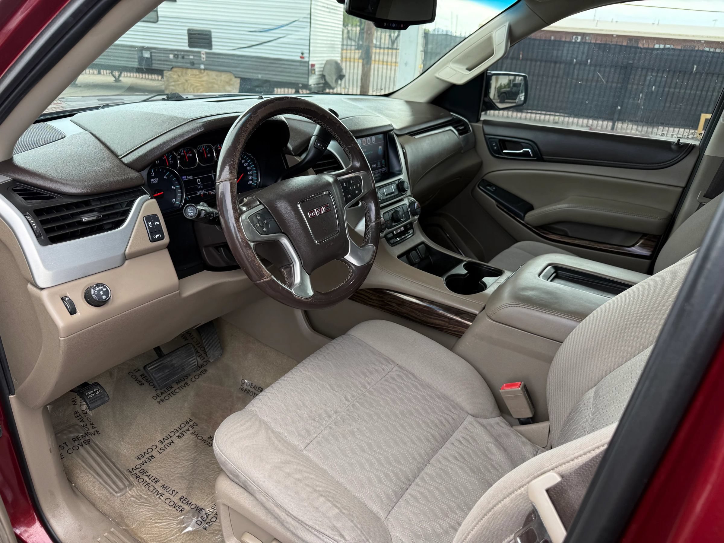 Used 2018 GMC Yukon SLE w/ SLE Value Package RWD image 8