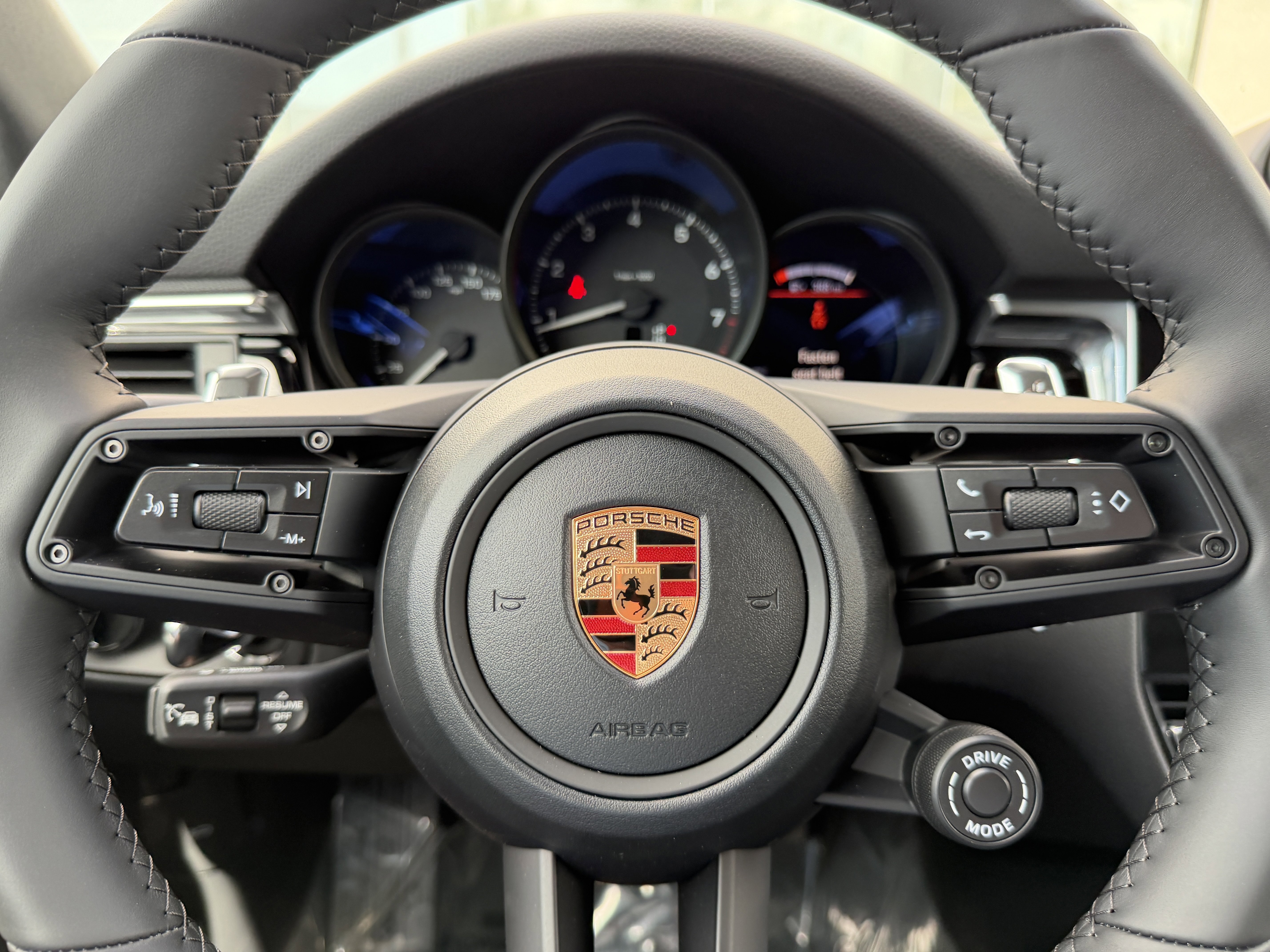New 2026 Porsche Macan AWD/4WD image 31