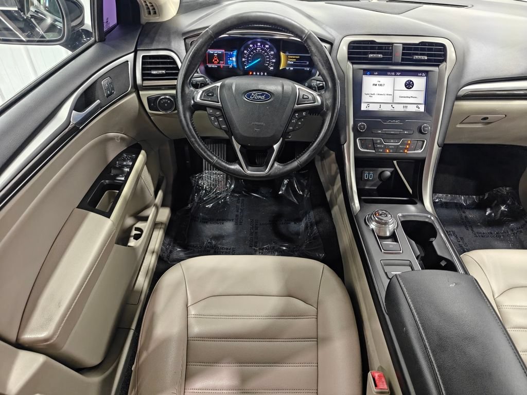 Used 2019 Ford Fusion SEL FWD image 4