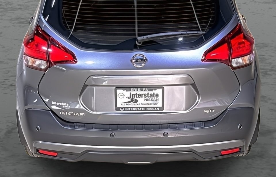 Used 2020 Nissan Kicks SR image 11