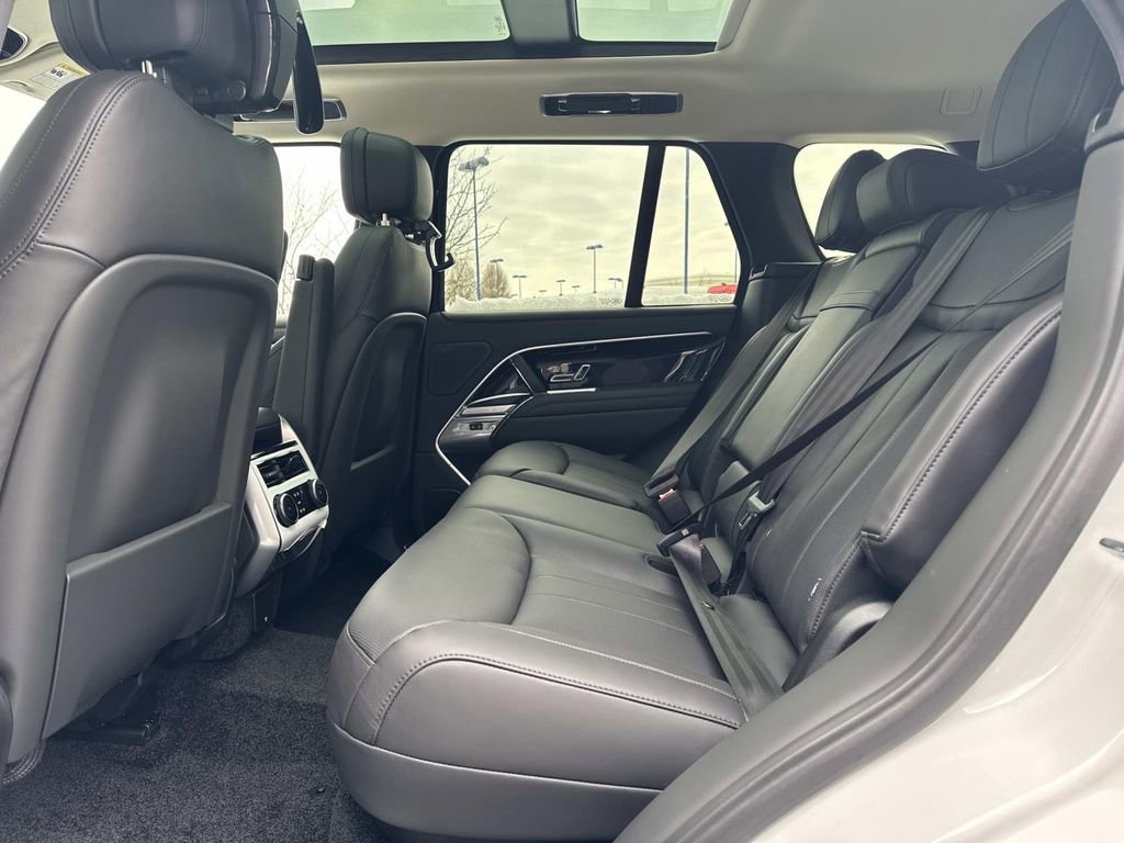 New 2026 Land Rover Range Rover SE image 13