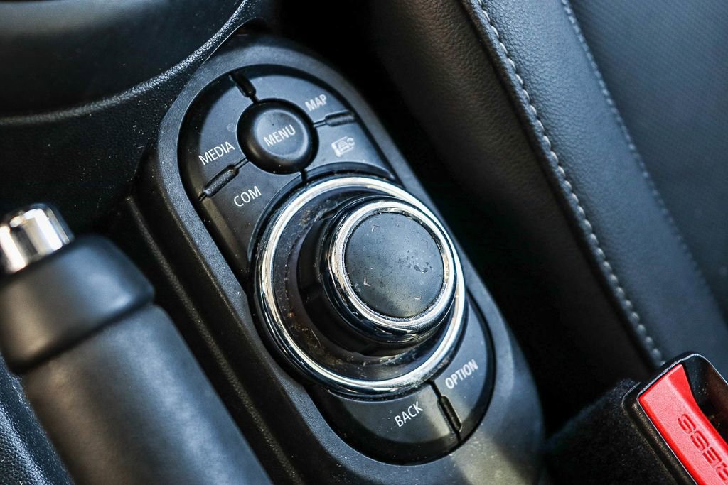 Used 2023 MINI Cooper 4-Door Hardtop image 28