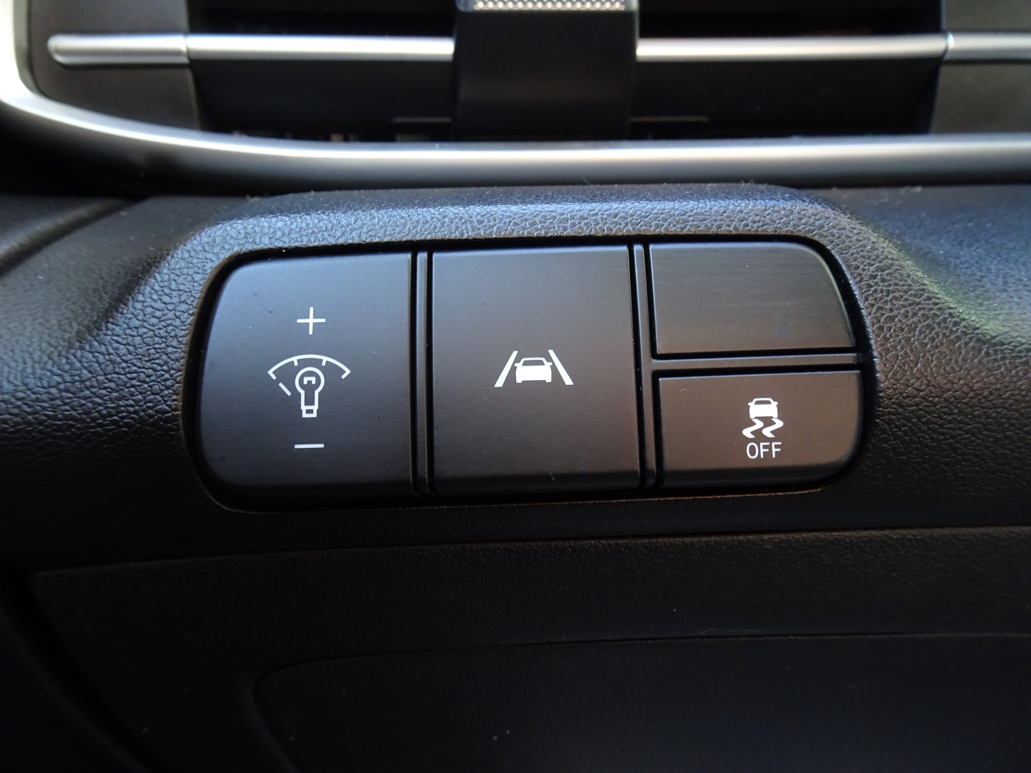 Used 2023 Hyundai Elantra SEL w/ Cargo Package FWD image 22