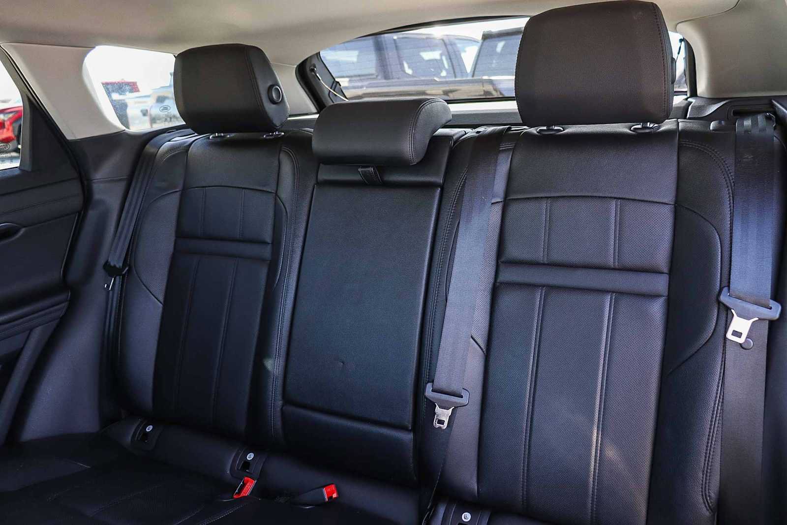 Used 2022 Land Rover Range Rover Evoque SE AWD/4WD image 19
