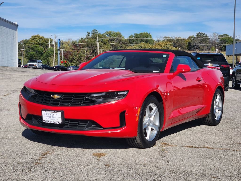 Used 2023 Chevrolet Camaro LT image 3