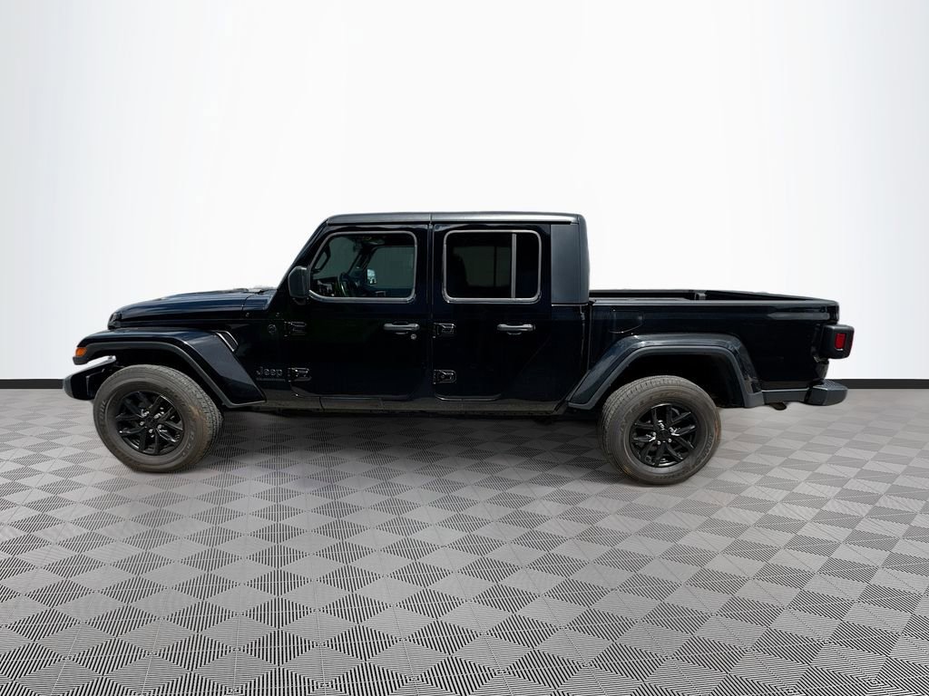 Used 2021 Jeep Gladiator Sport AWD/4WD image 9