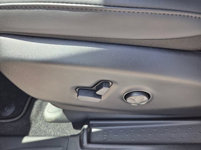 New 2027 Chrysler Pacifica Select FWD image 4