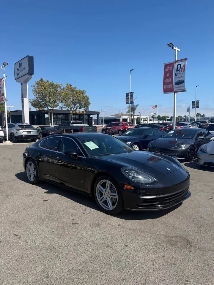 Used 2017 Porsche Panamera 4 AWD/4WD image 3