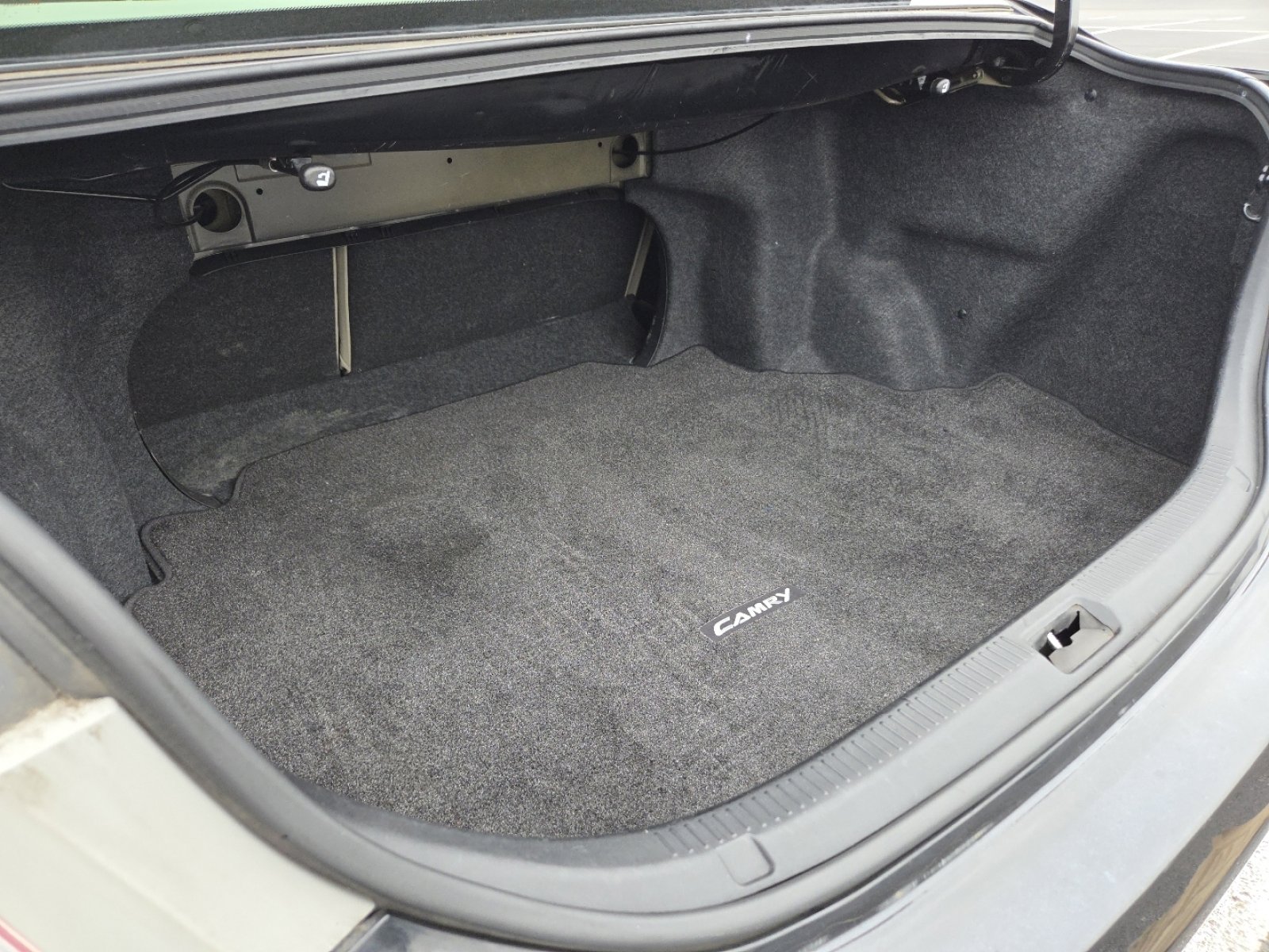 Used 2010 Toyota Camry image 14