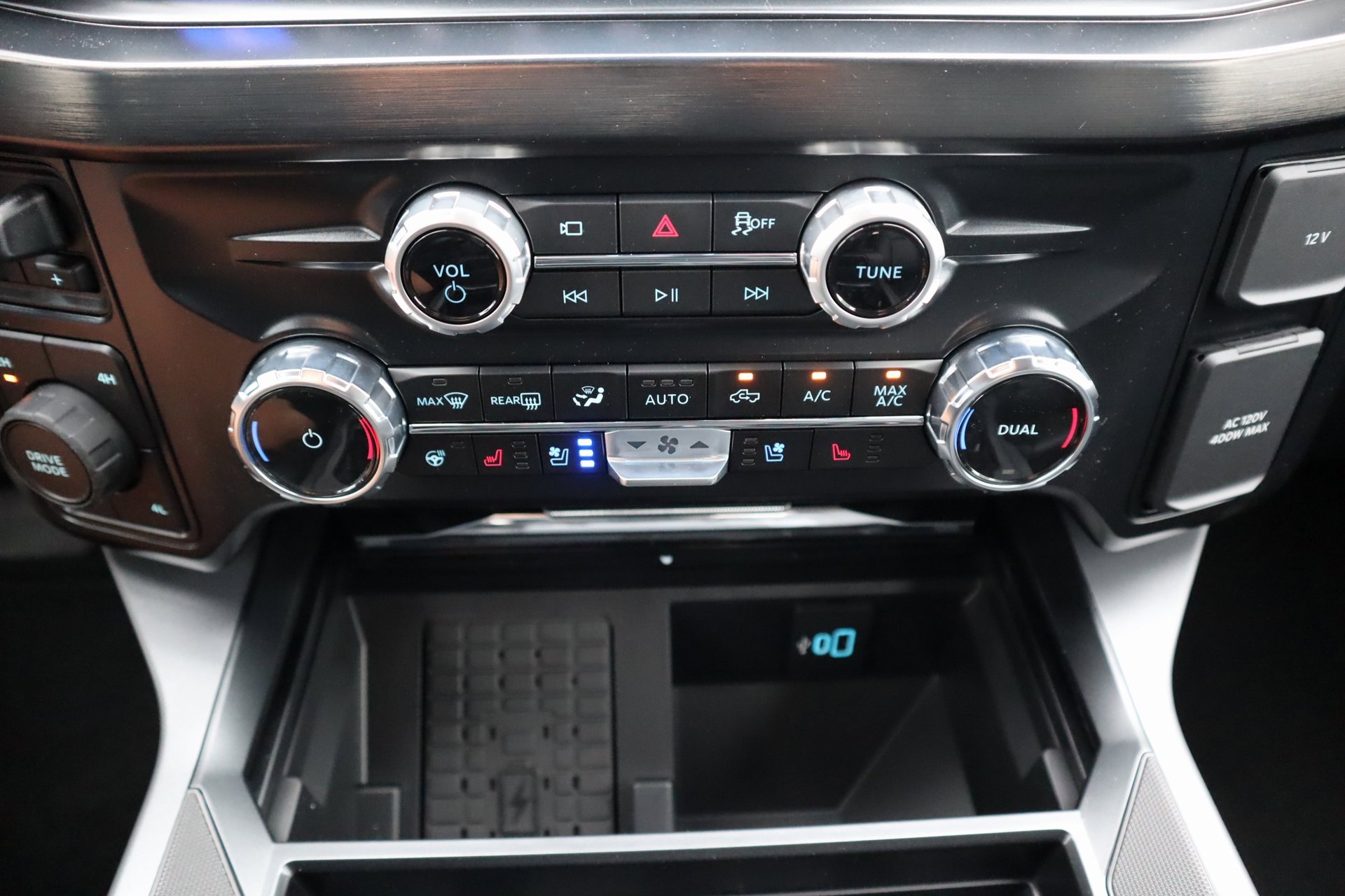 New 2026 Ford F350 Lariat w/ Black Appearance Package image 7