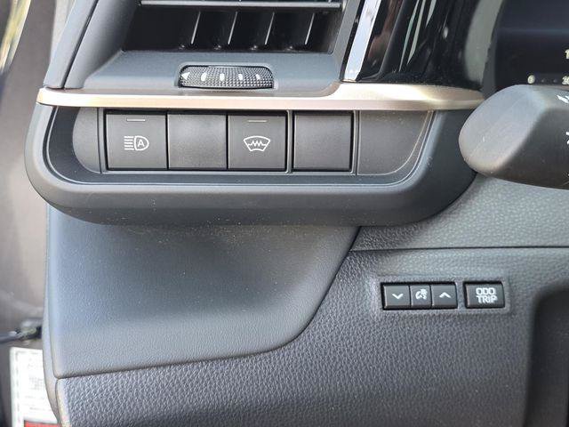 Certified 2023 Toyota Crown AWD/4WD image 27