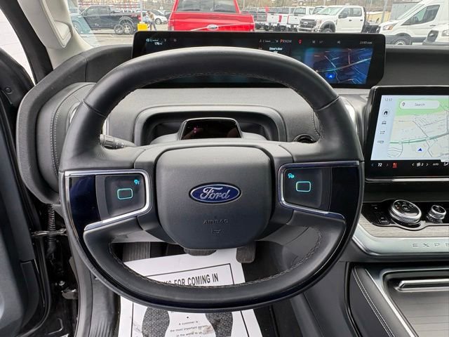 Used 2025 Ford Expedition Platinum image 18