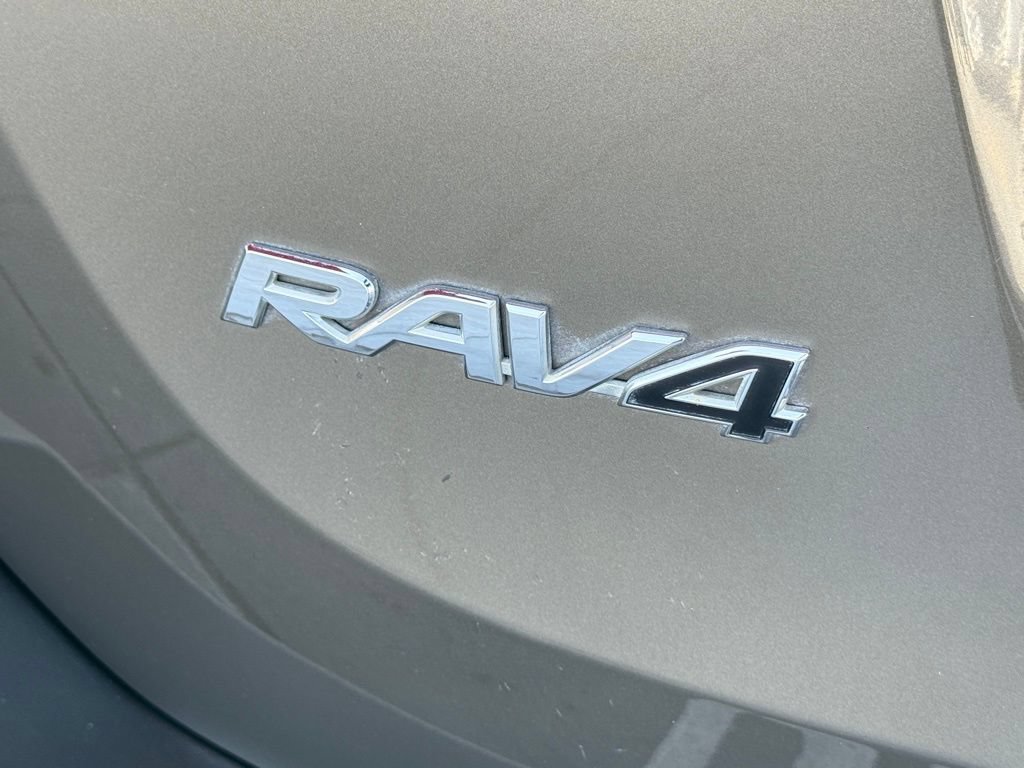 Used 2014 Toyota RAV4 LE FWD image 13