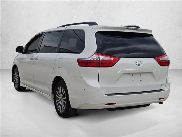 Used 2018 Toyota Sienna XLE FWD image 7