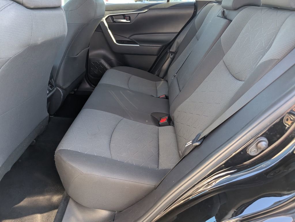 Used 2022 Toyota RAV4 XLE image 10