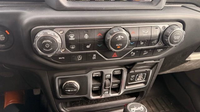 Used 2018 Jeep Wrangler Unlimited Sahara AWD/4WD image 19
