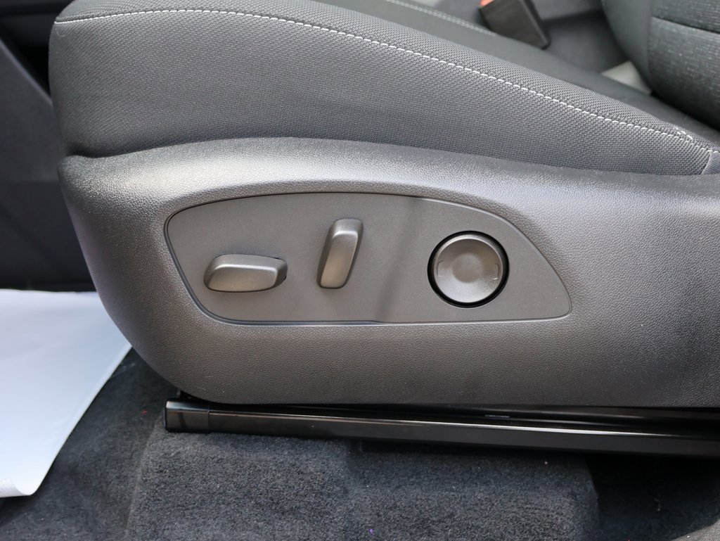 New 2025 Chevrolet Traverse LT w/ Driver Confidence Package image 14