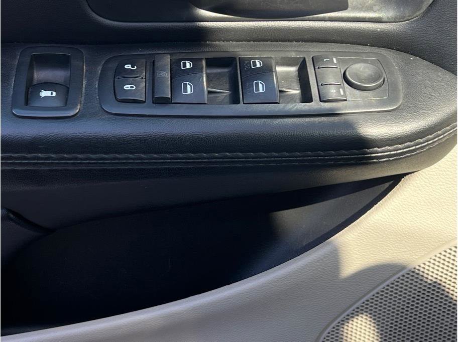 Used 2017 Dodge Grand Caravan SE w/ Power Window Group FWD image 20