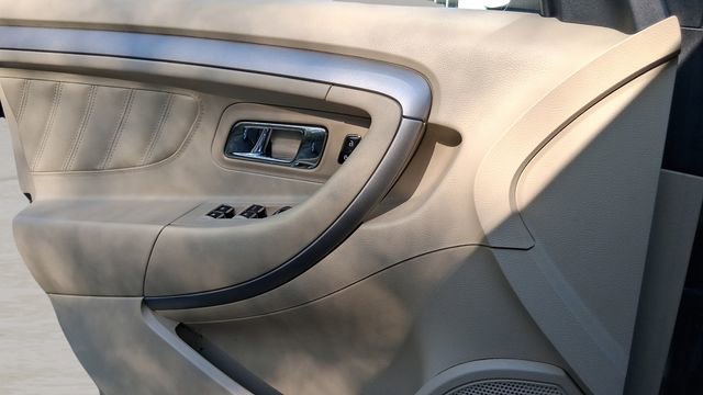Used 2013 Ford Taurus SEL image 31
