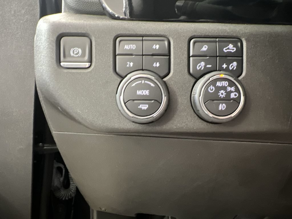 Certified 2023 Chevrolet Silverado 1500 LTZ AWD/4WD image 19