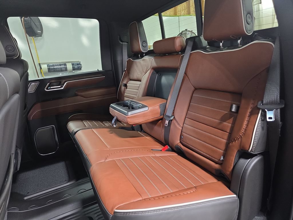 New 2026 GMC Sierra 3500 Denali Ultimate w/ LPO, Black Badging Package AWD/4WD image 13