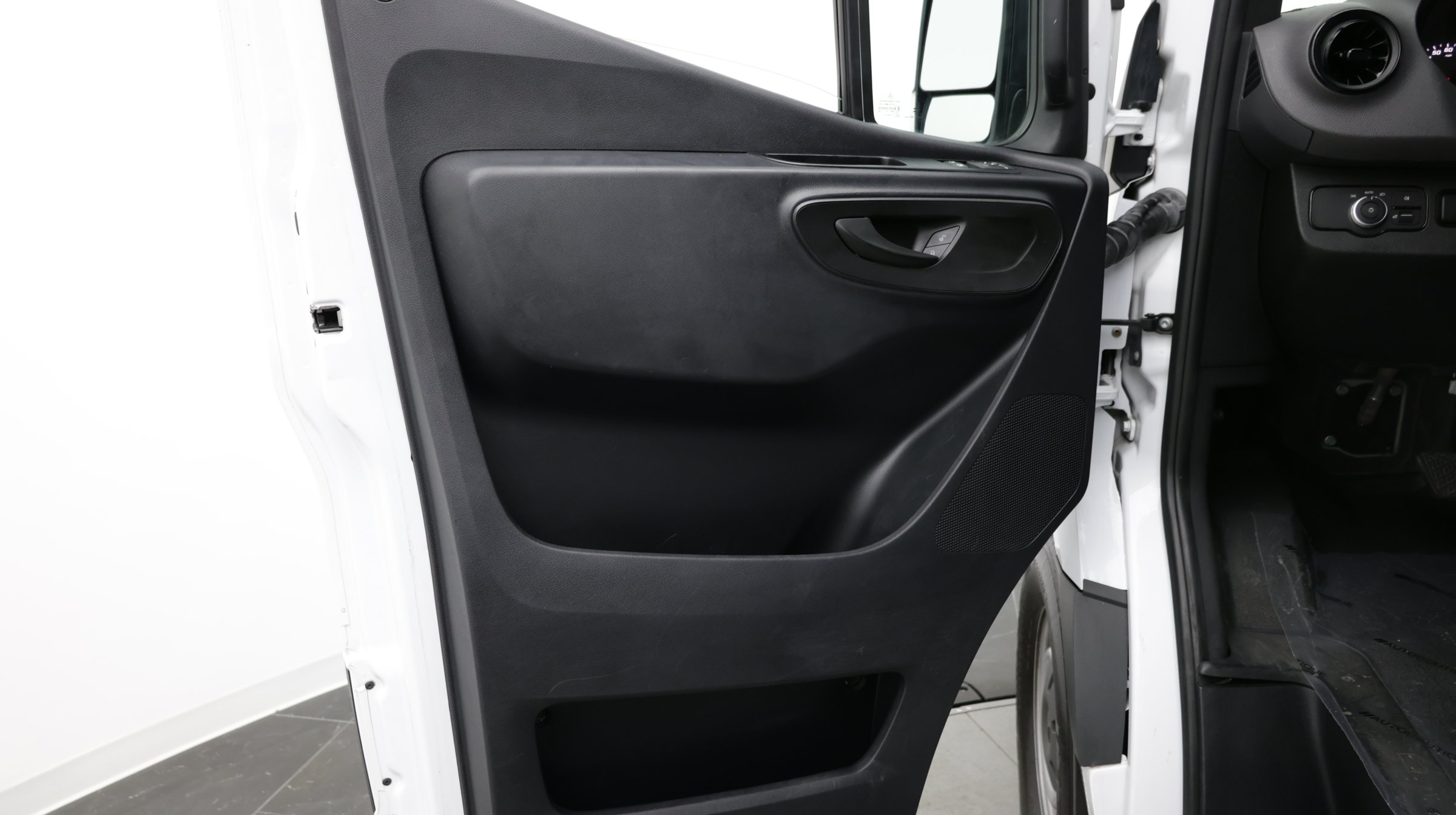 Used 2023 Mercedes-Benz Sprinter 2500 image 10