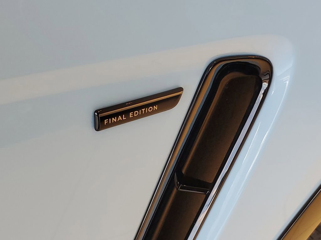 New 2026 Jaguar F-PACE SVR image 5