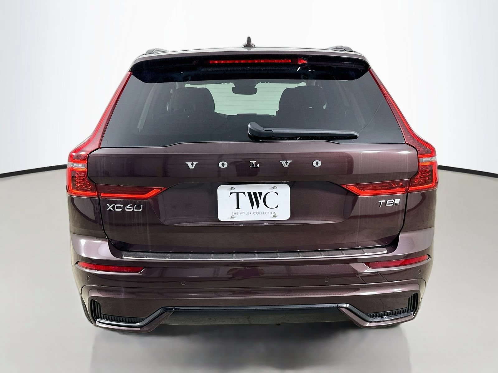 New 2026 Volvo XC60 T8 Ultra w/ Protection Package Premier AWD/4WD image 6
