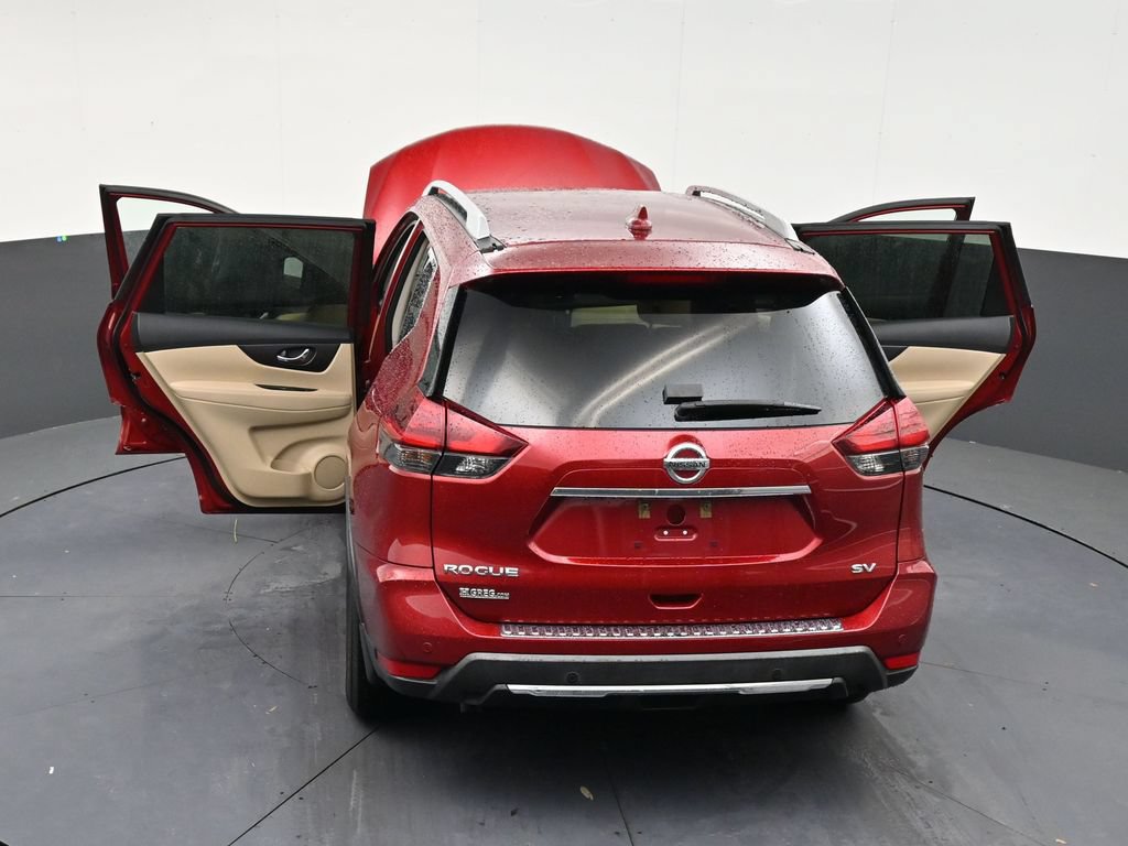 Used 2020 Nissan Rogue SV FWD image 32