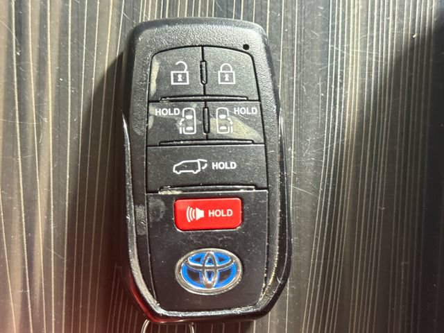 Used 2022 Toyota Sienna Limited AWD/4WD image 73