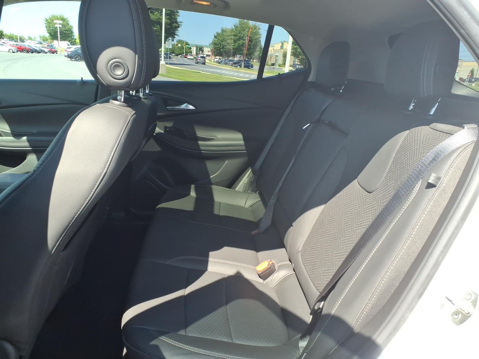 Certified 2022 Buick Encore GX Essence w/ Experience Buick Package FWD image 15