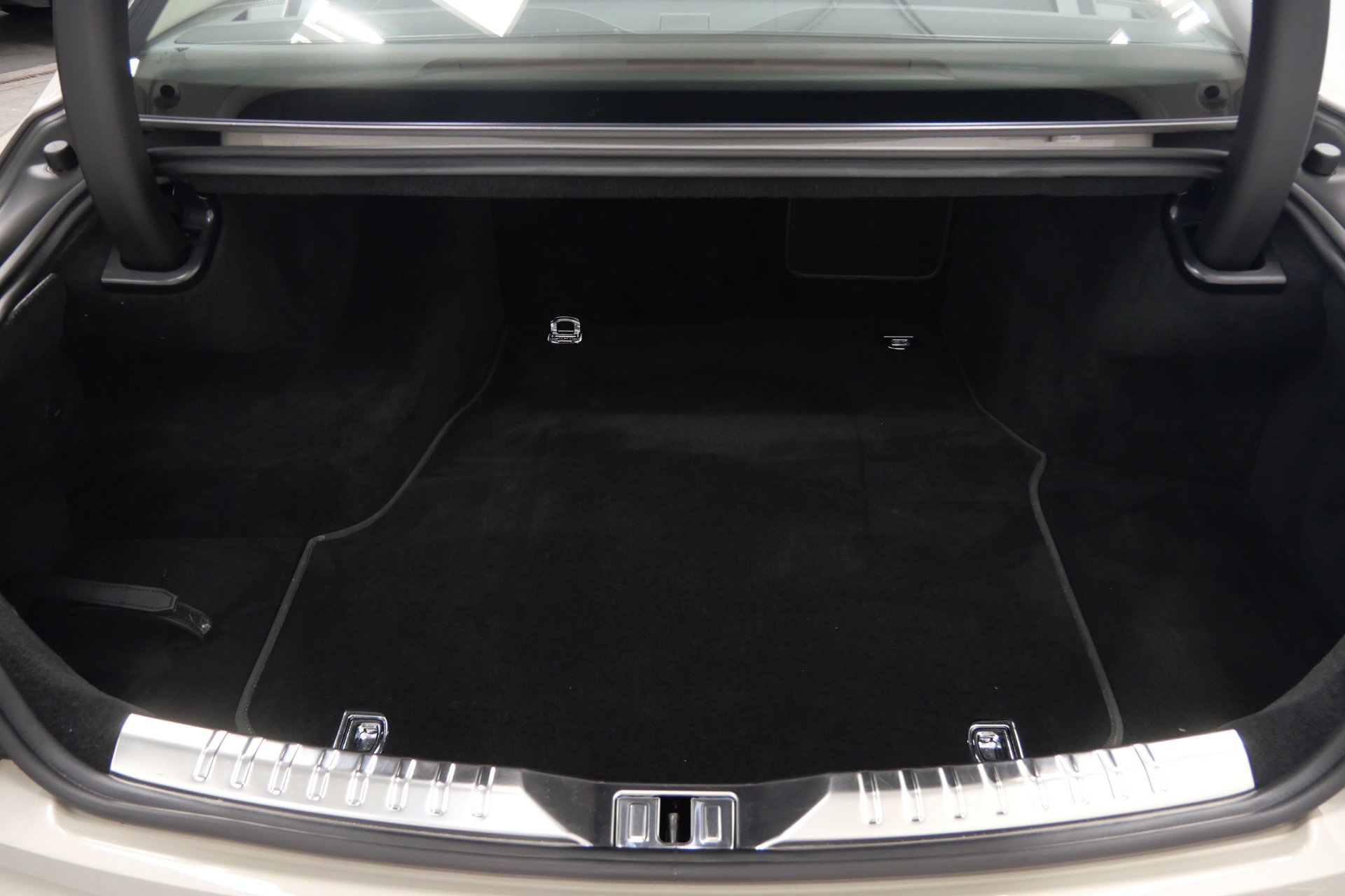 Used 2022 Bentley Flying Spur Plug-In Hybrid image 17