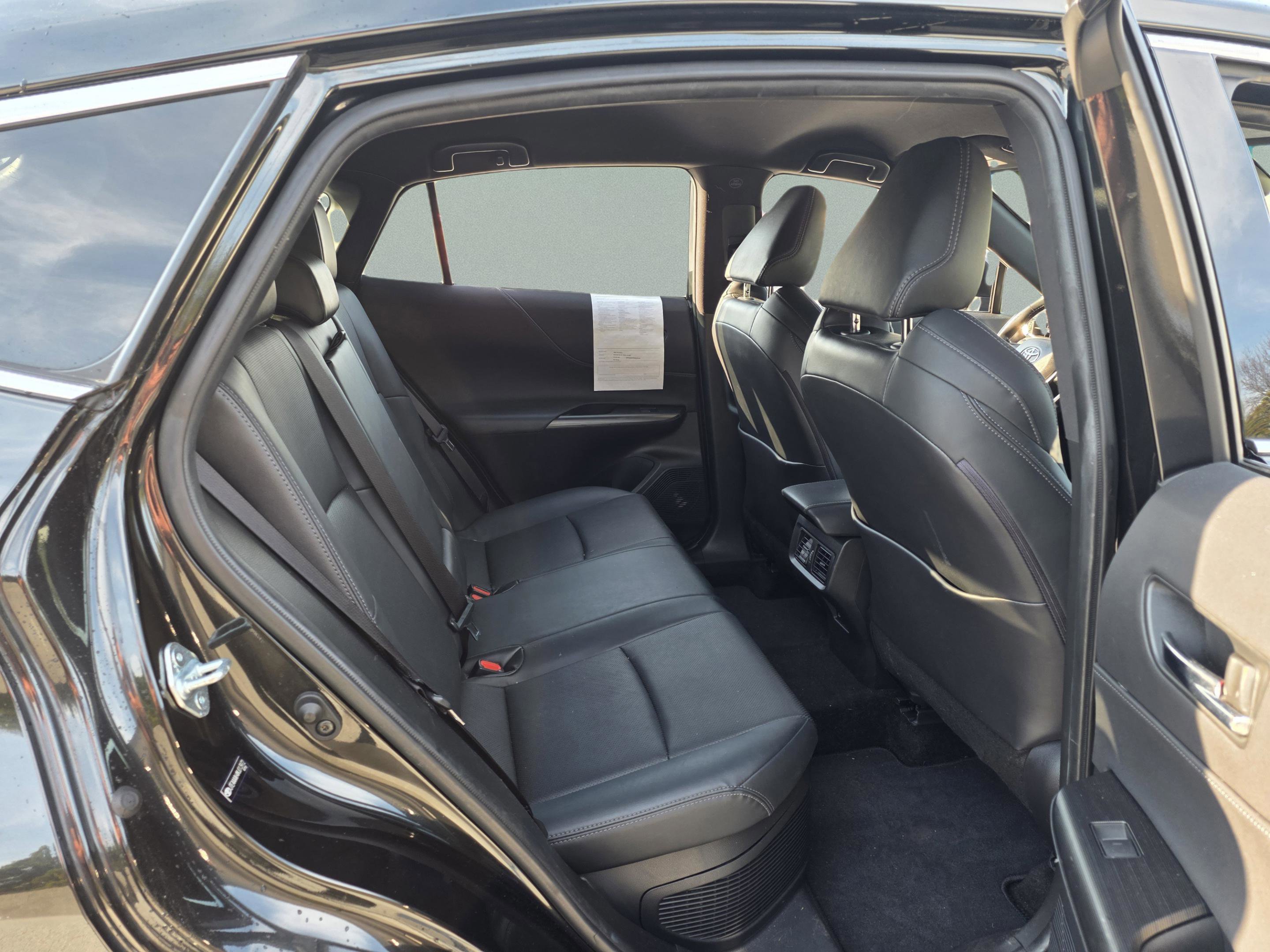 Used 2021 Toyota Venza XLE w/ Softex Package image 23