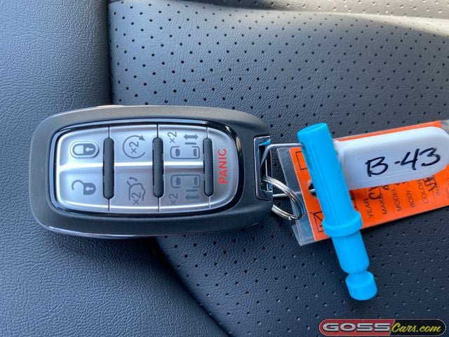 New 2027 Chrysler Pacifica Select AWD/4WD image 28