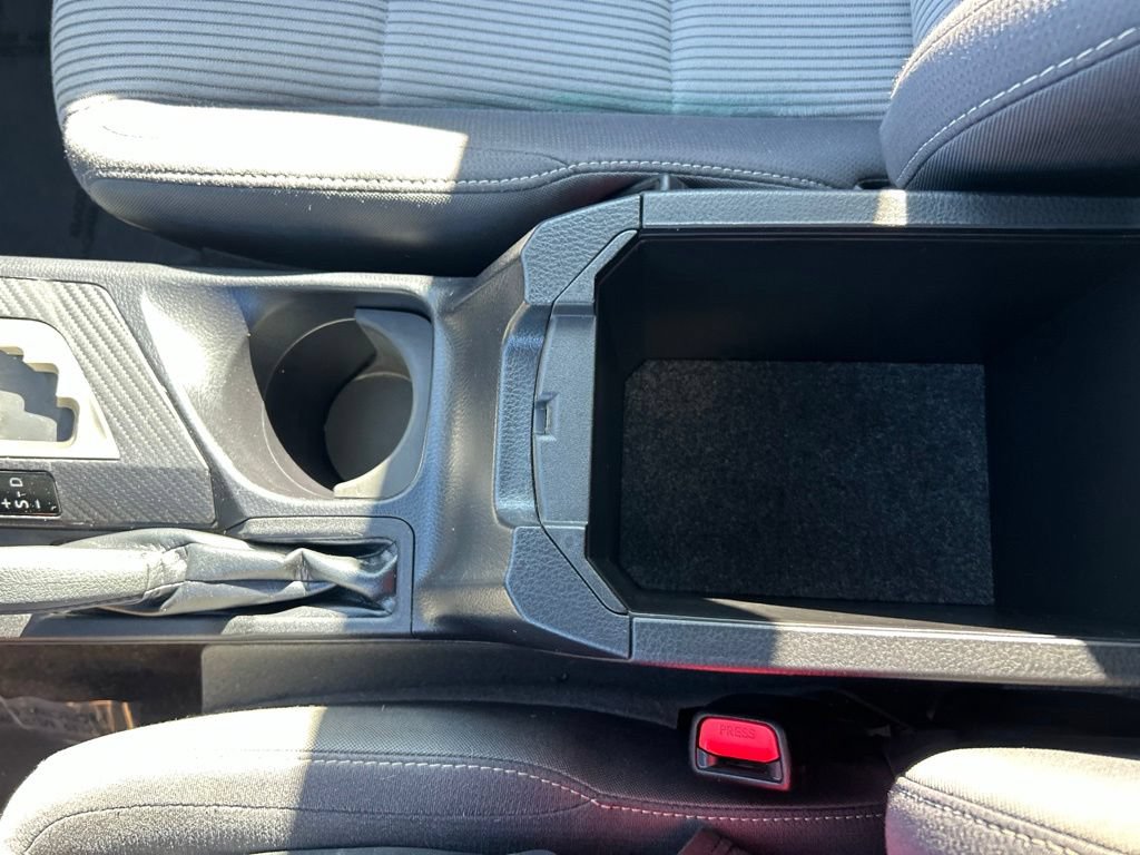 Used 2015 Toyota RAV4 XLE AWD/4WD image 23