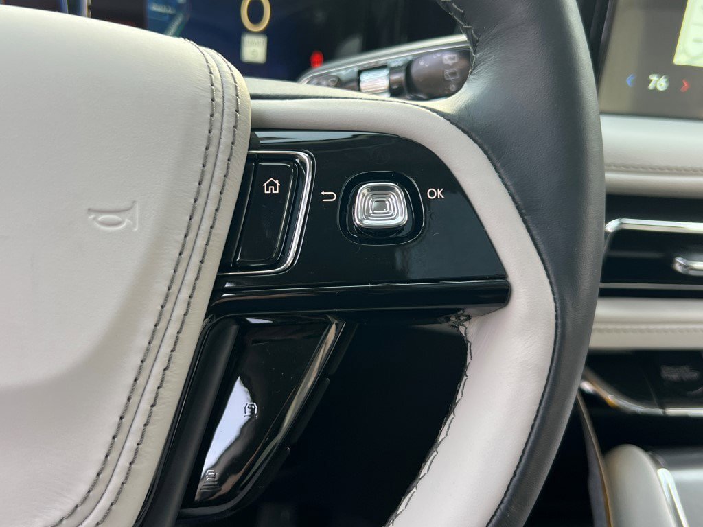 New 2026 Lincoln Aviator AWD w/ Jet Appearance Package image 21