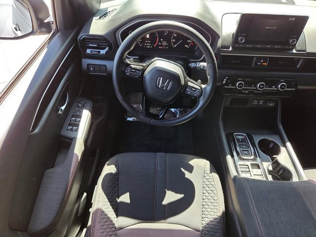 Used 2025 Honda Pilot Sport image 12