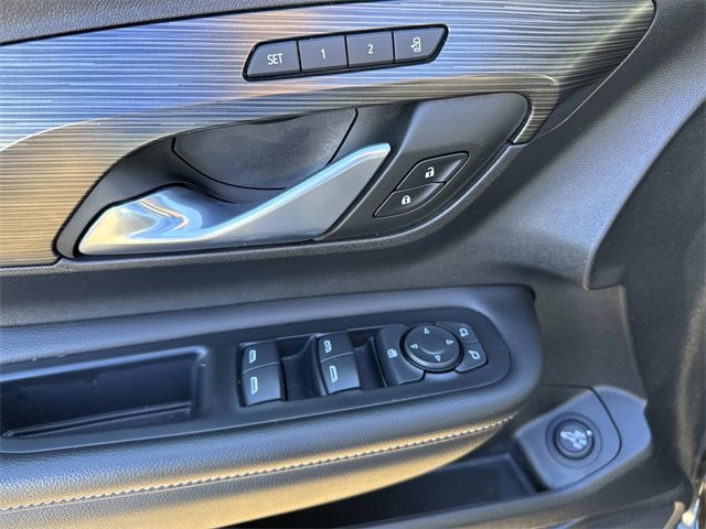 Used 2022 GMC Terrain SLT image 25