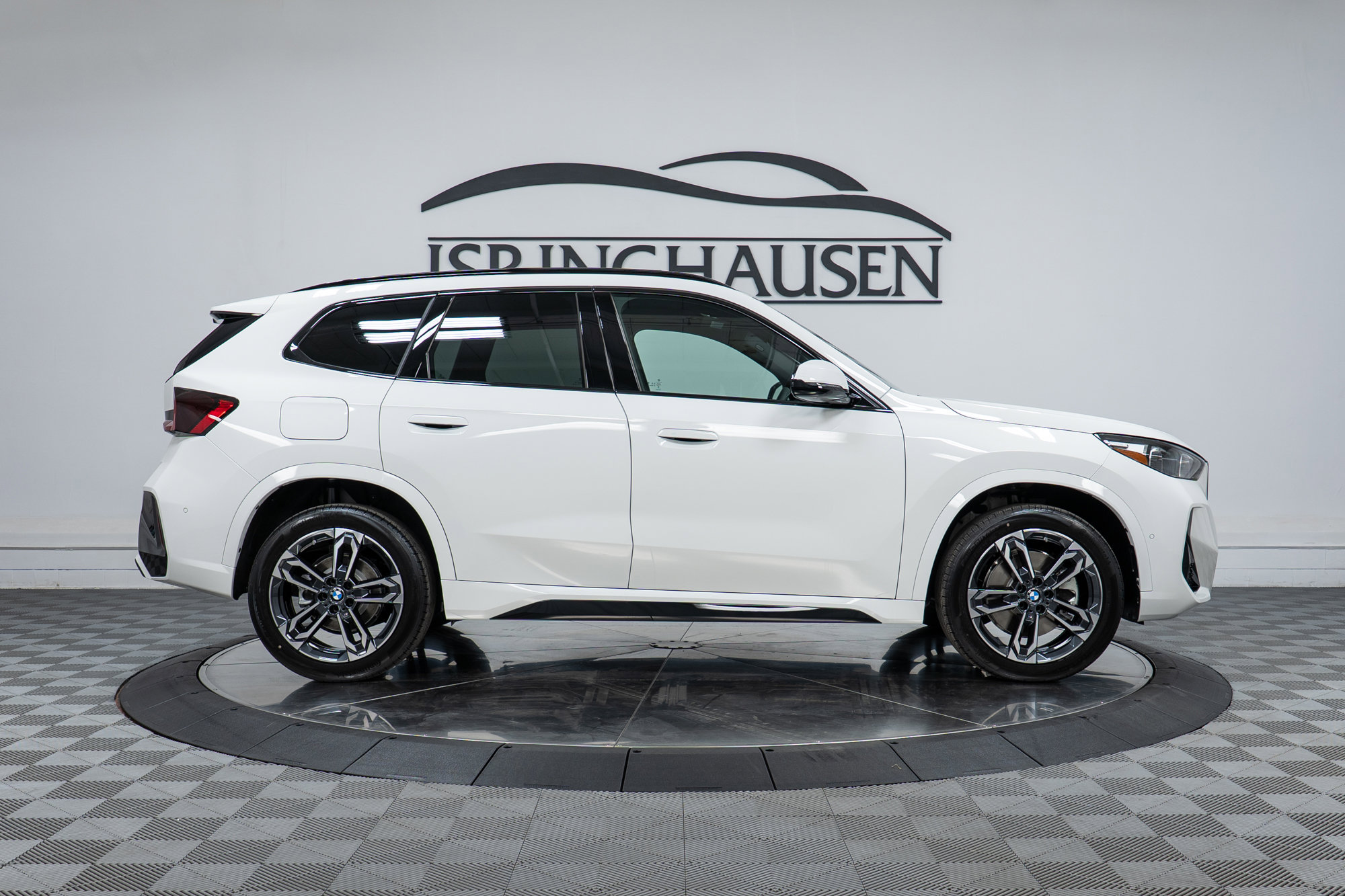 Used 2026 BMW X1 xDrive28i w/ M Sport Package image 4