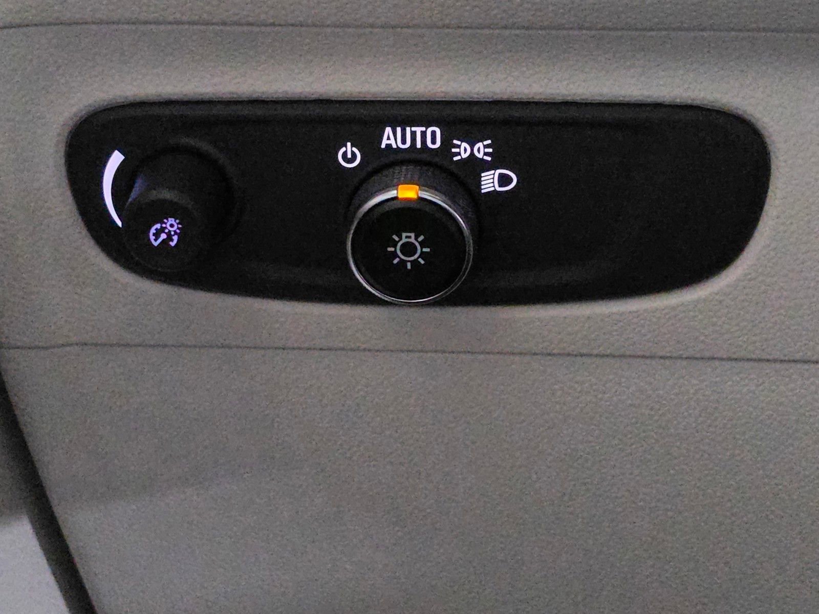 Used 2023 Buick Envision Preferred FWD image 32