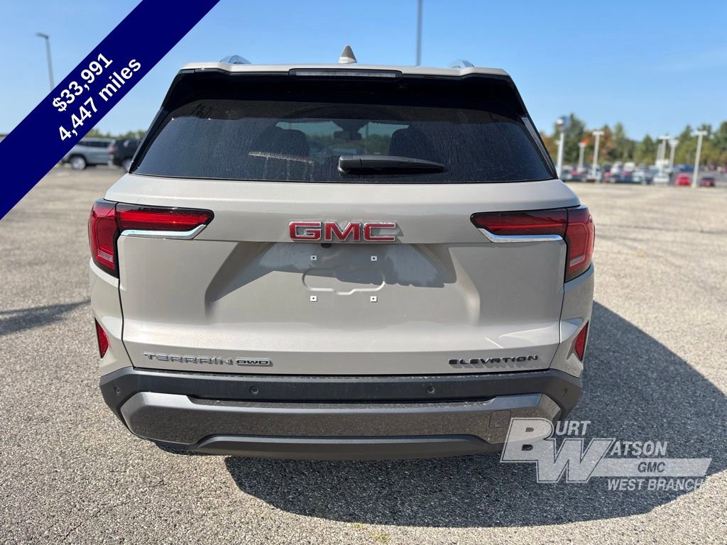 Used 2026 GMC Terrain Elevation w/ Elevation Premium Package image 5