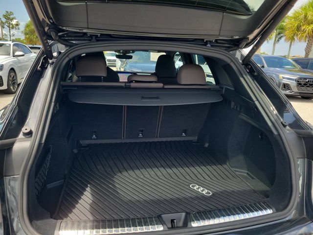 Certified 2025 Audi Q5 Premium w/ Premium Plus AWD/4WD image 8