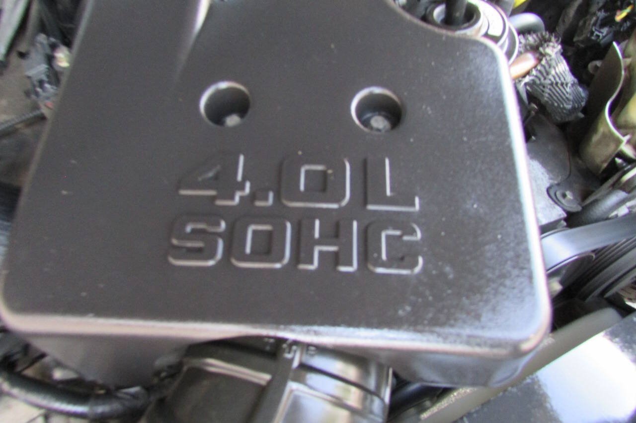 Used 2001 Ford Explorer Sport Trac 2WD image 34