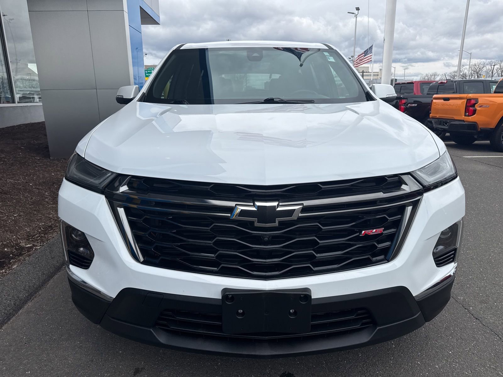 Used 2023 Chevrolet Traverse RS image 3