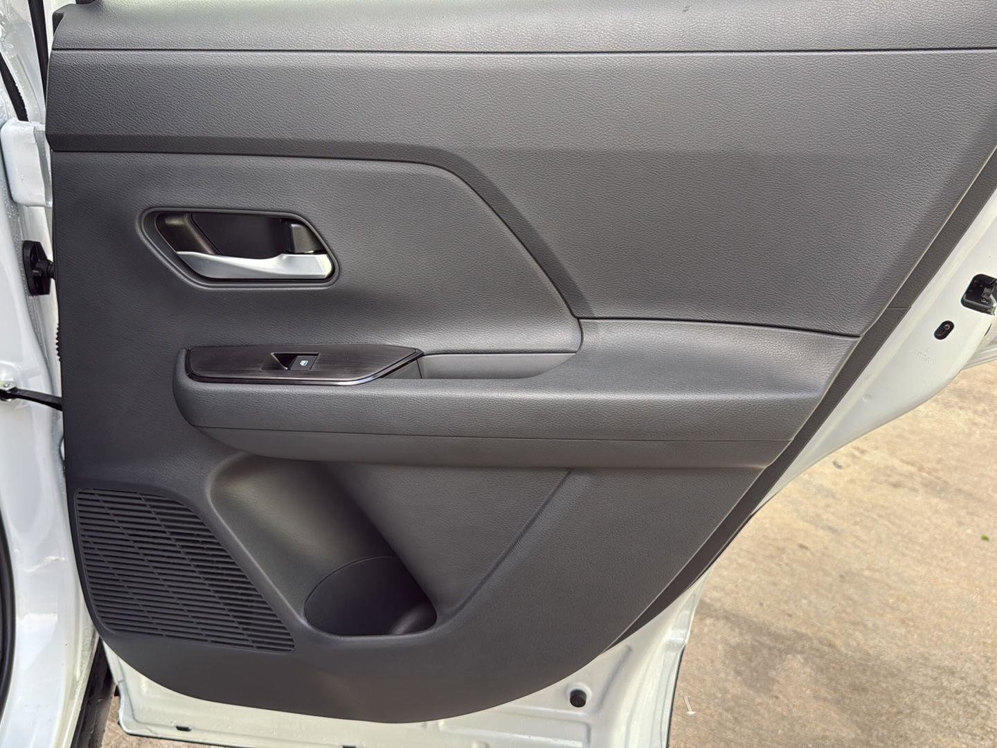 New 2026 Nissan Kicks SV image 37