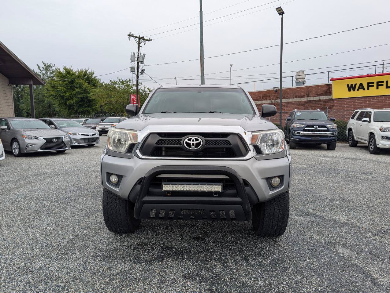 Used 2015 Toyota Tacoma PreRunner w/ SR5 Package RWD image 2
