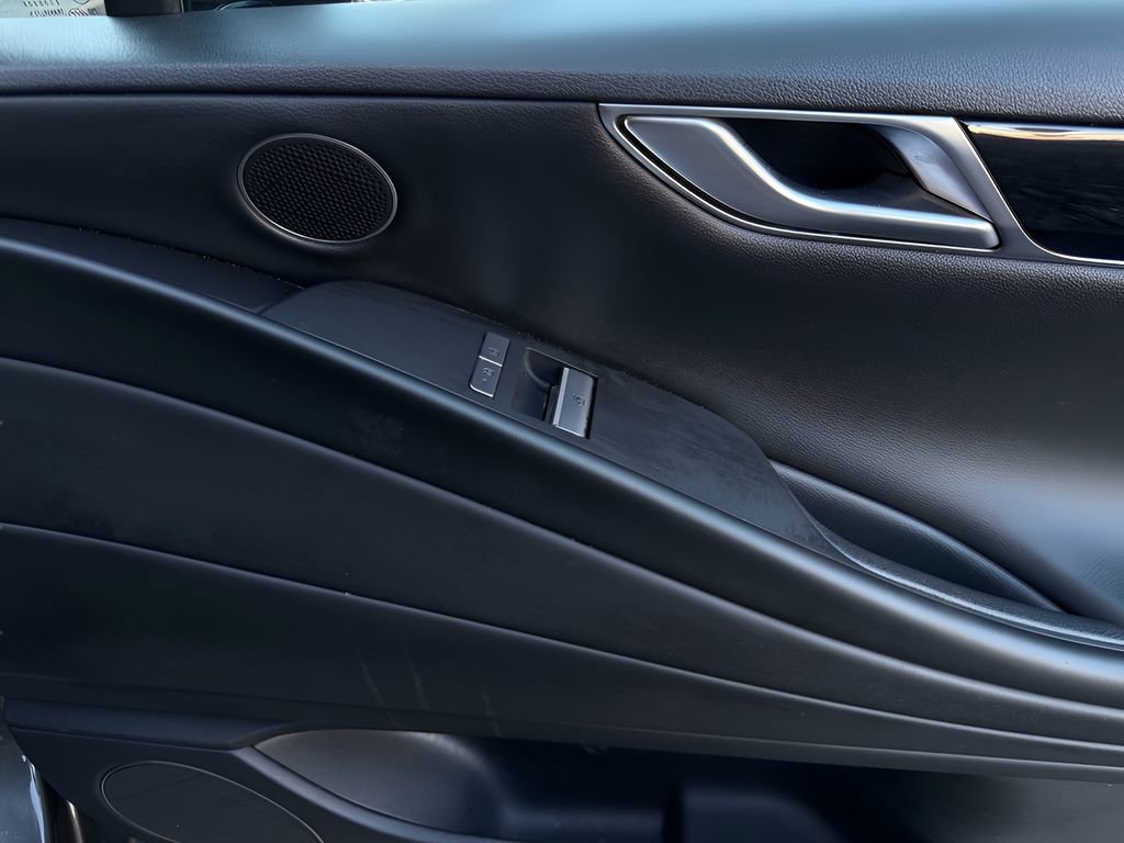 Used 2023 Genesis G80 2.5T image 31