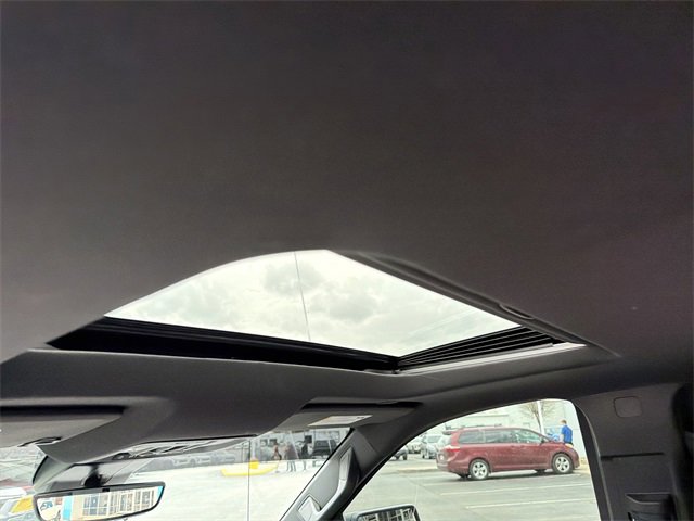 Used 2025 Chevrolet Silverado 1500 ZR2 w/ Technology Package image 12